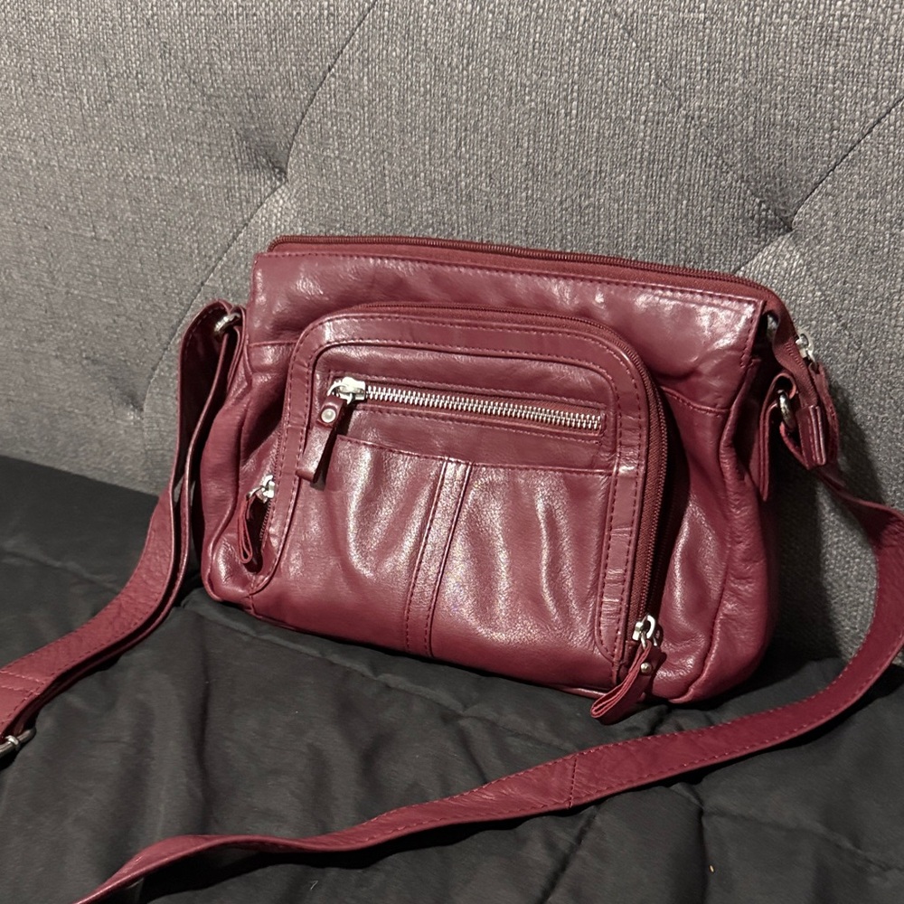 Elegant Burgundy Leather Crossbody Bag
